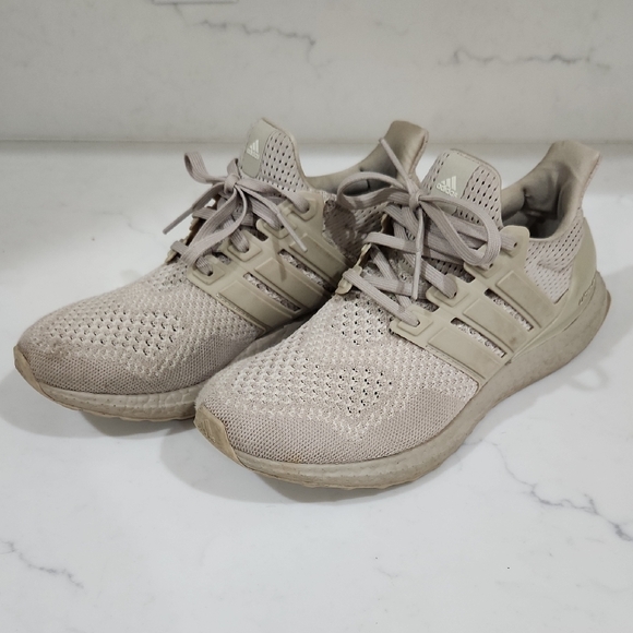 Adidas Ultraboost - Picture 1 of 8